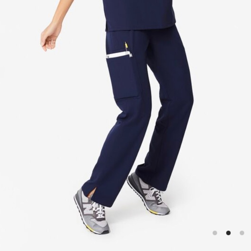 Figs Kade Cargo pants, navy. Petite XS.